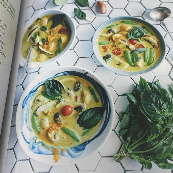 ELSA'S WHOLESOME LIFE by Ellie Bullen Papercover Book 100 Vegan Recipes - Picture 11 of 12